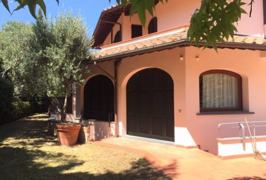 Villa  VENDITA  Prato