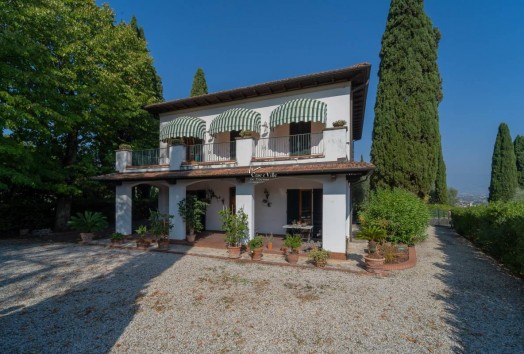 Villa  VENDITA  Casalguidi