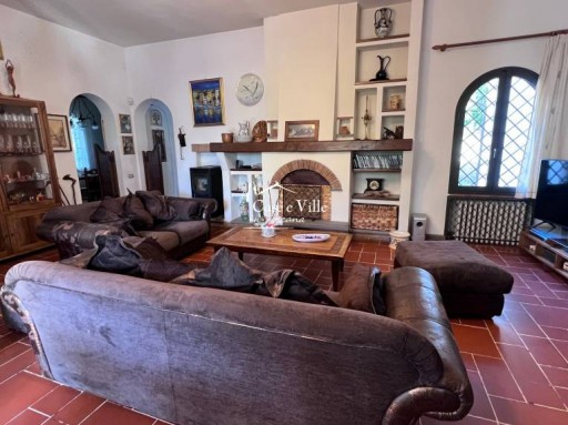 Villa Serravalle Pistoiese  VENDITA