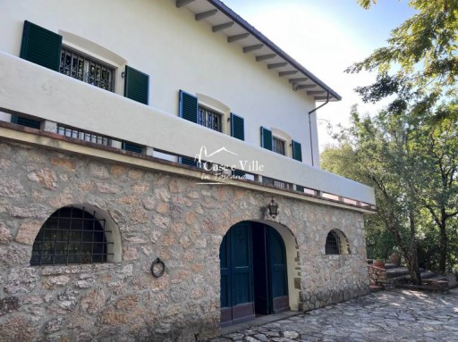 Villa Serravalle Pistoiese  VENDITA