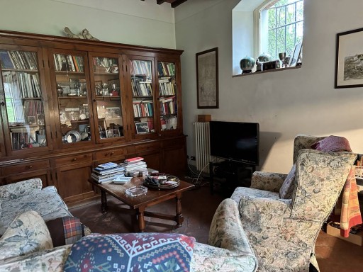 Villa Vaiano  FOR SALE