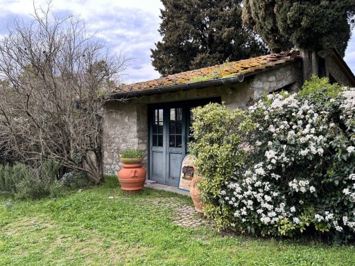 Villa Vaiano  FOR SALE