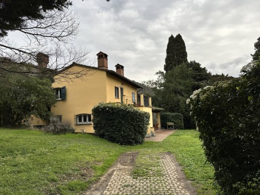Villa Vaiano  FOR SALE