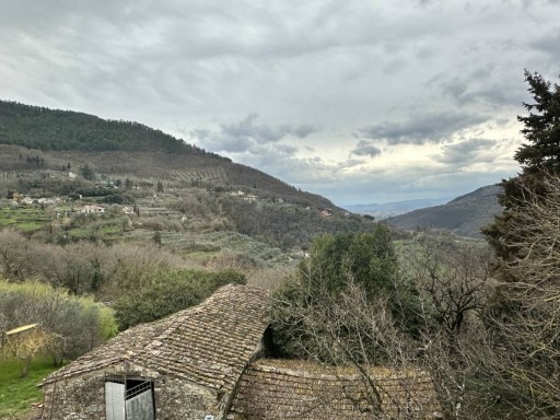 Villa Vaiano  FOR SALE