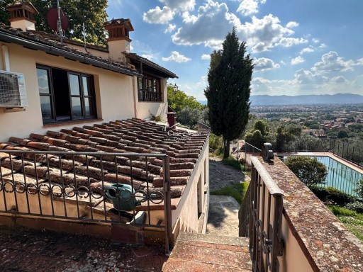 Colonica Prato  VENDITA