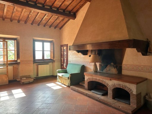 Colonica Prato  VENDITA