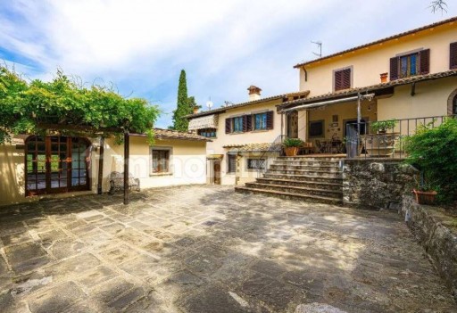 Colonica Prato  VENDITA