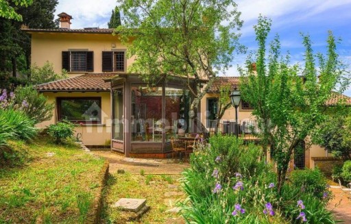 Colonica Prato  VENDITA