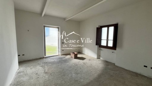 Porzione di villa Prato  VENDITA